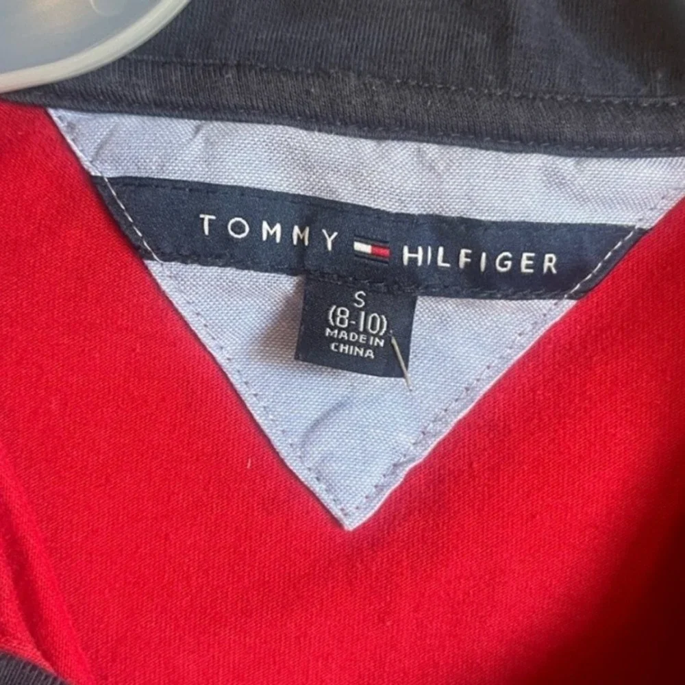 Tommy Hilfiger Boys Quarter Zip Sweatshirt Size 8 Red Spell Out Logo Flag USA